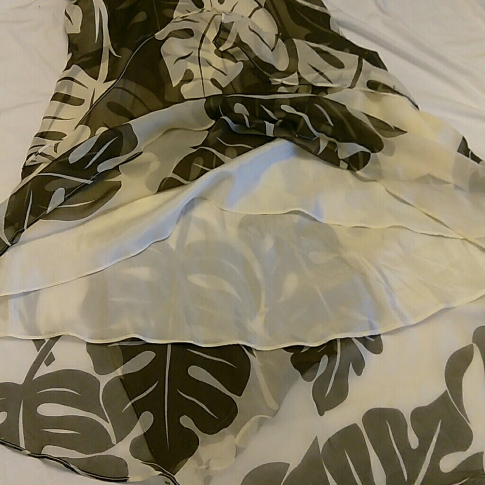 BCBGmaxazaria ladies beautiful dress - Picture 5 of 8